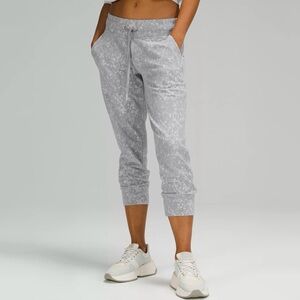 Lululemon Ready to Rulu High-Rise Cropped Jogger in Speckle Spritz Jacquard